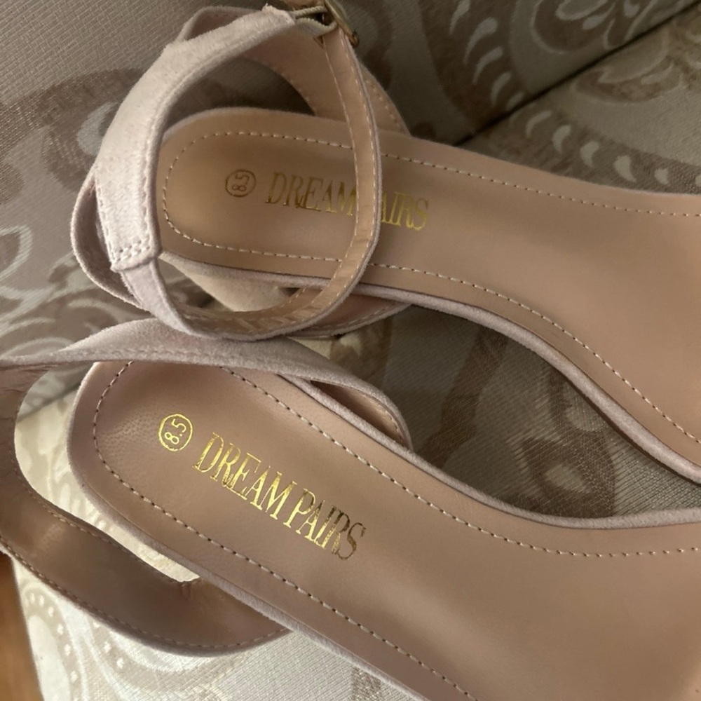 Elegant Women's Block Heel Sandals in blush pink - Picture 2 of 4